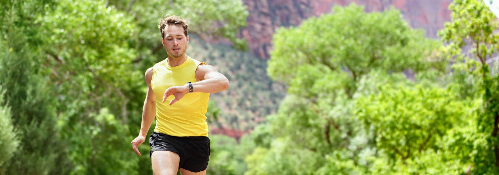 Homme fait du jogging 